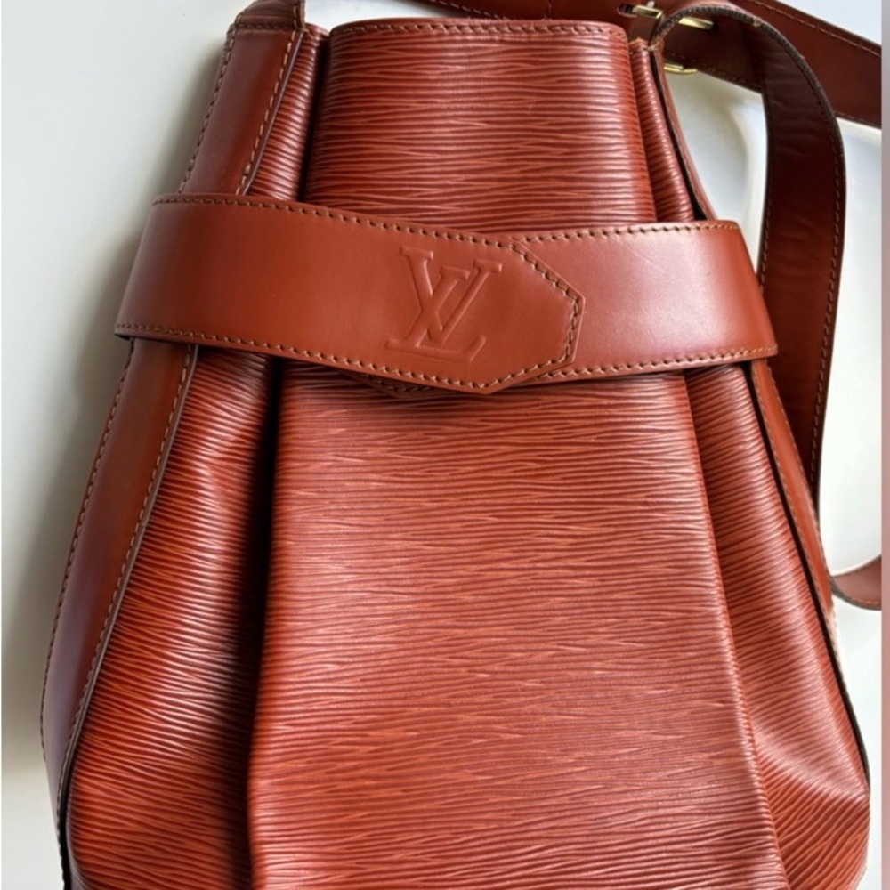 SOLD! LOUIS VUITTON SAC DEPAULE PM